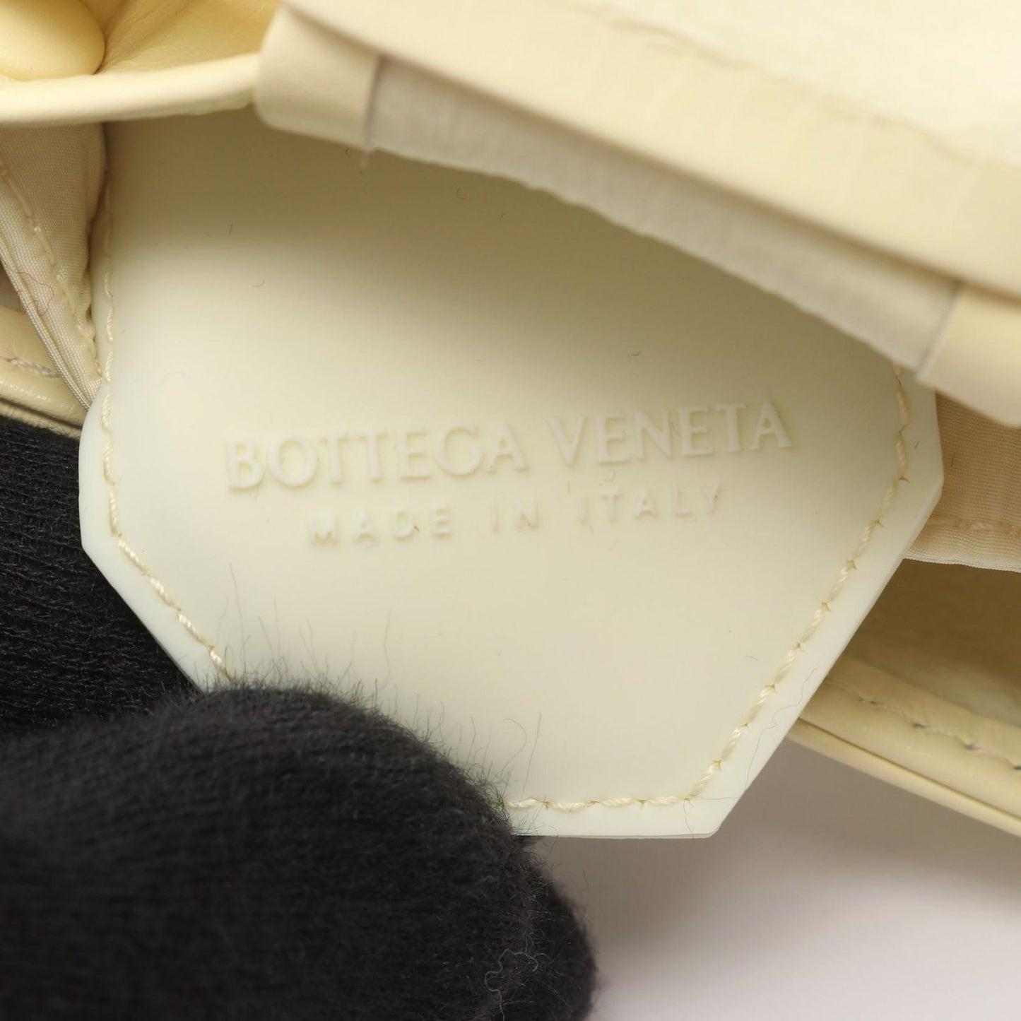 Bottega Veneta Shoulder Bag Maxi Intrecciato Cassette Light Yellow Leather — view 4