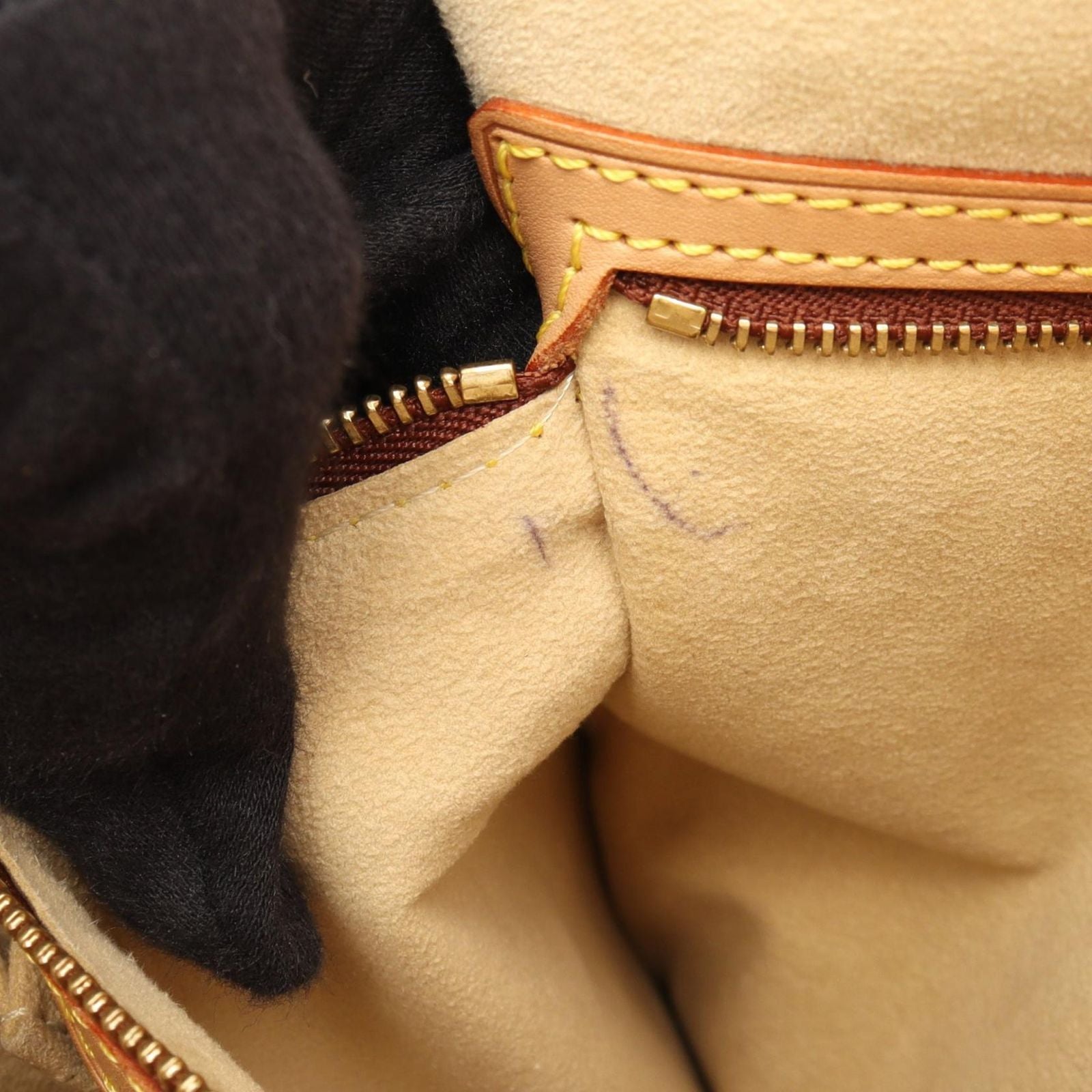 Louis Vuitton Shoulder Bag Looping GM Canvas Leather — view 9