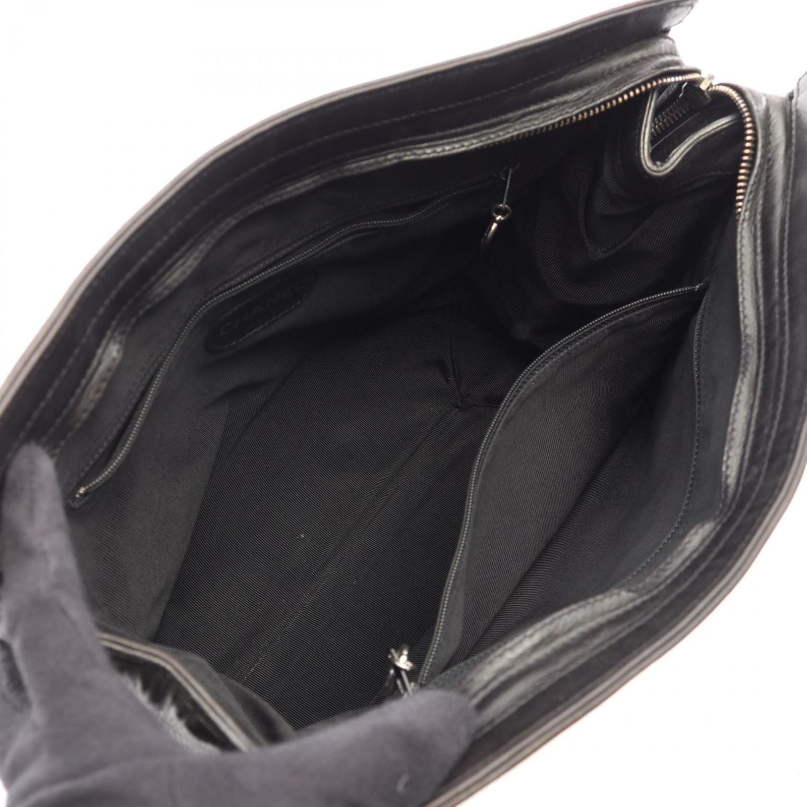 Chanel Shoulder Bag CC Logo Black Lambskin CC Chain — view 3