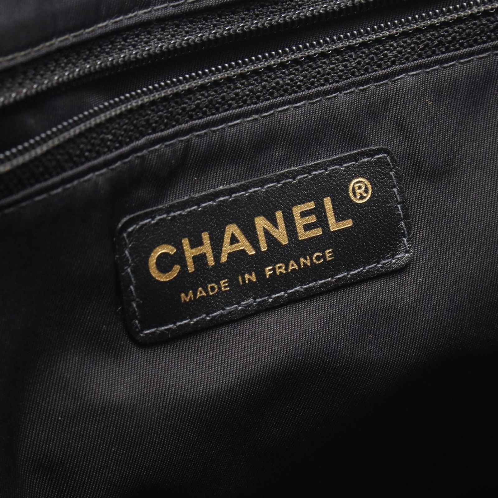 Chanel Tote New Travel Line MM Black Leather New MM — view 4