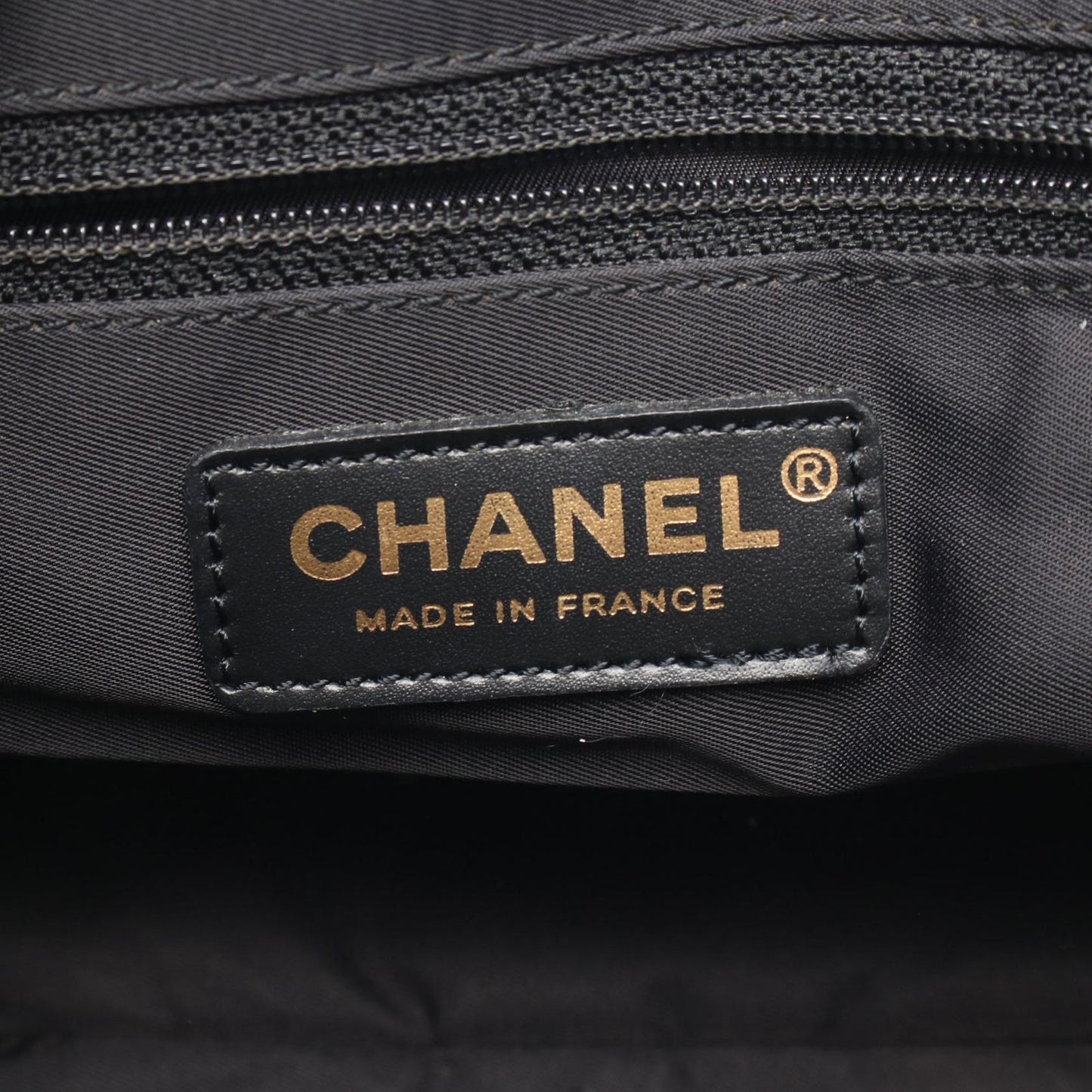 Chanel Tote New Travel Line PM Black Leather — view 4
