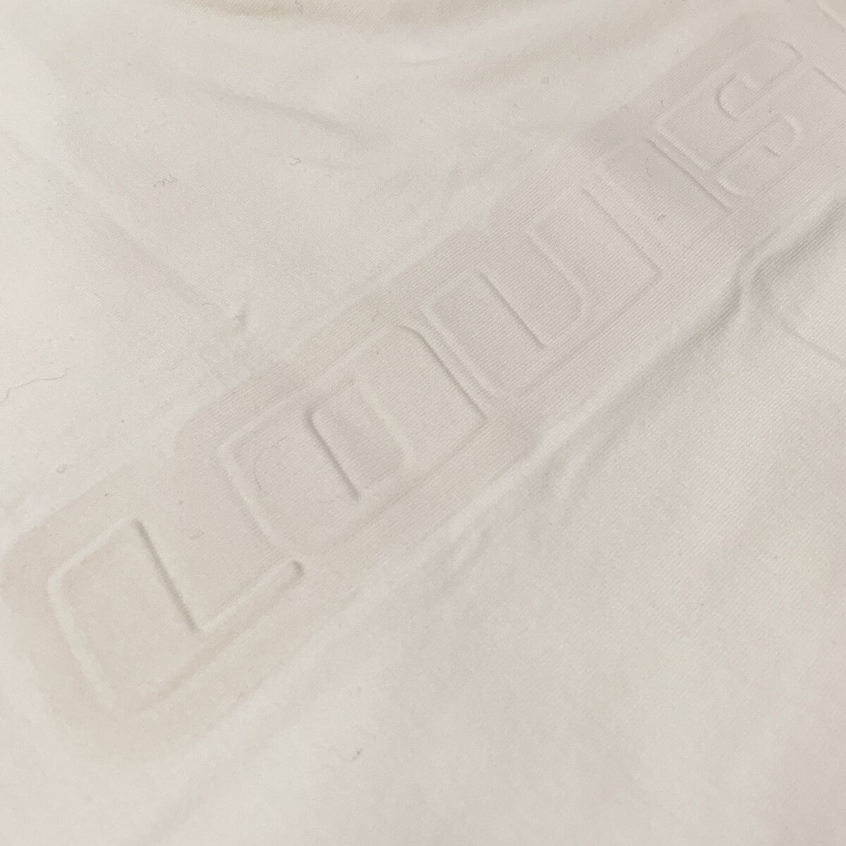 Louis Vuitton Dt3 White Embossed Logo Short Sleeve Top T-Shirt — view 8