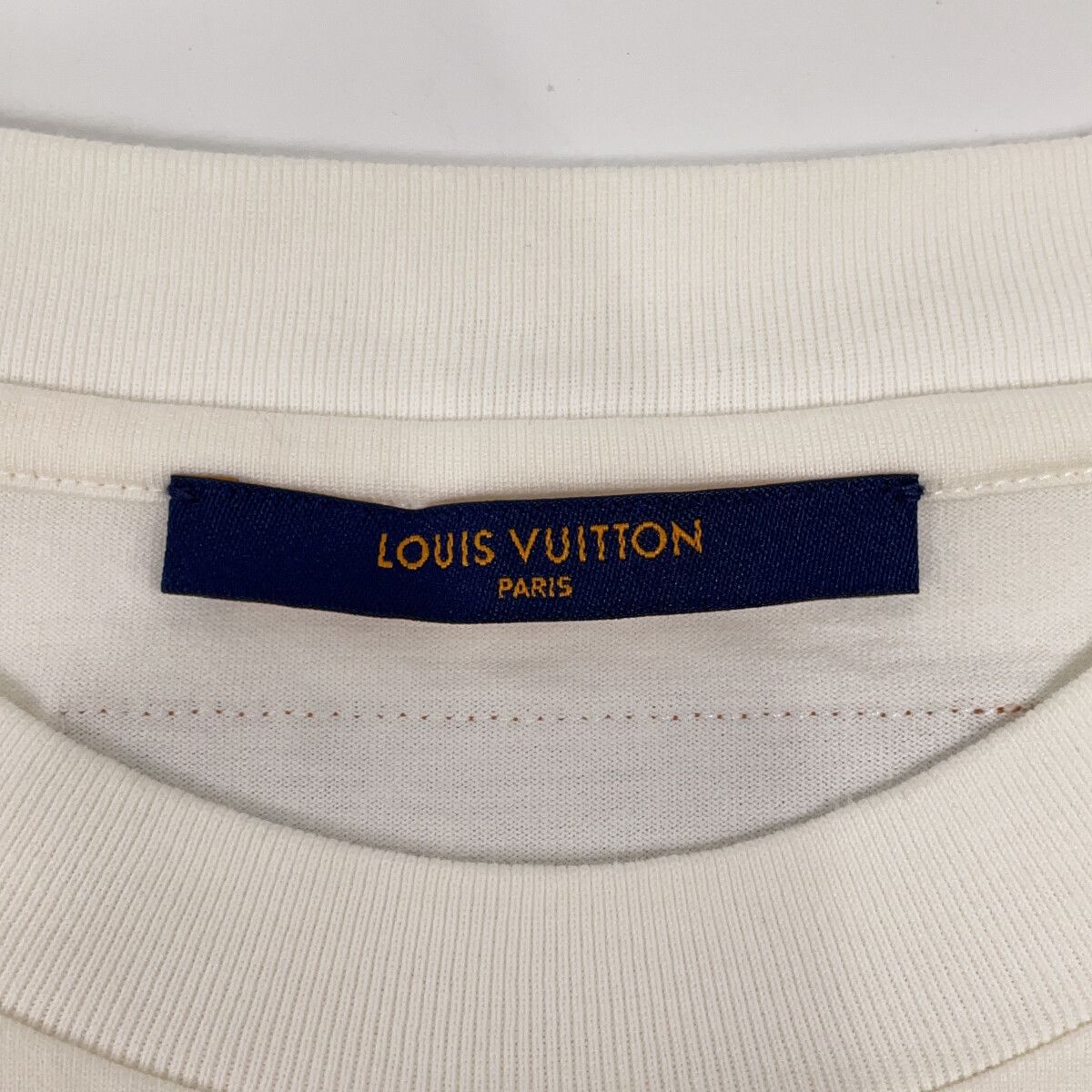 Louis Vuitton Dt3 White Embossed Logo Short Sleeve Top T-Shirt — view 3