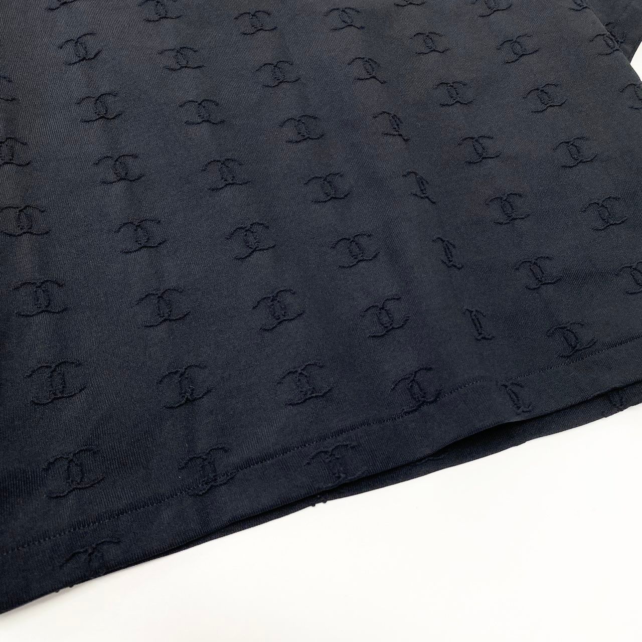 Chanel Ce8 Vintage CC Logo Cropped T Tight Top 42 Black — view 5