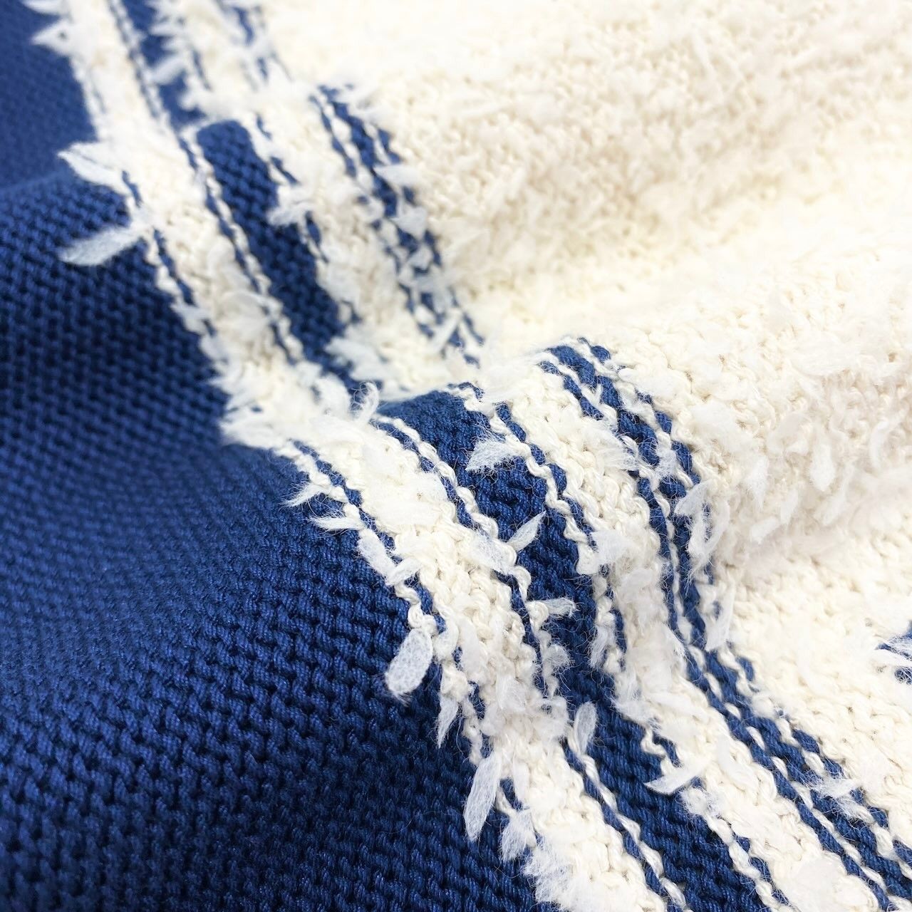 Chanel E8 Cruise Line Mini Skirt CC Logo 36 White Blue — view 6