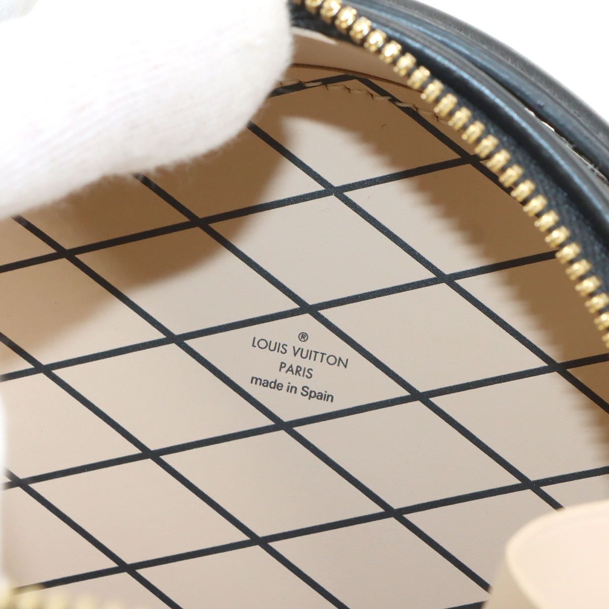 Louis Vuitton Monogram Reverse Mini Boite Chapeau Shoulder Bag — view 8