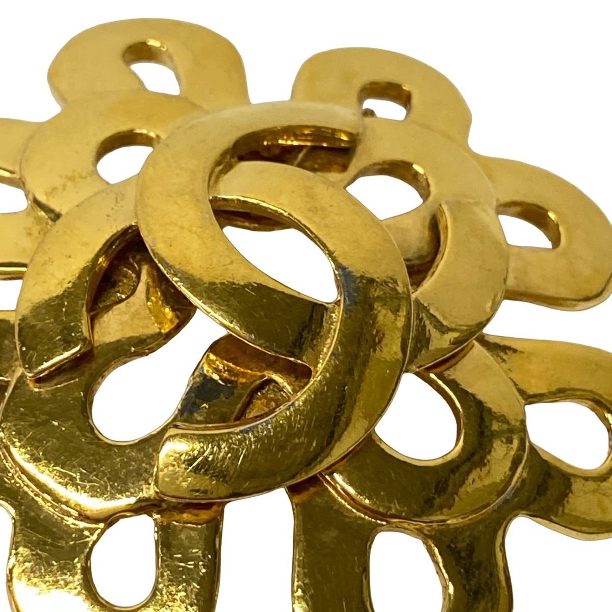 Chanel Brooch CC Logo Gold — view 4