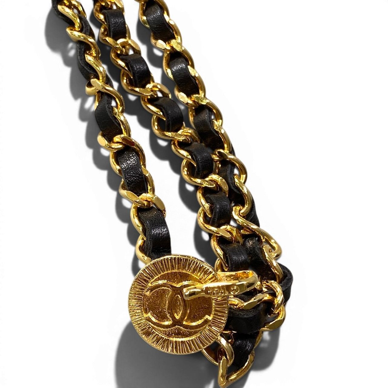 Chanel E8 CC Logo Chain Belt Black Gold — view 4