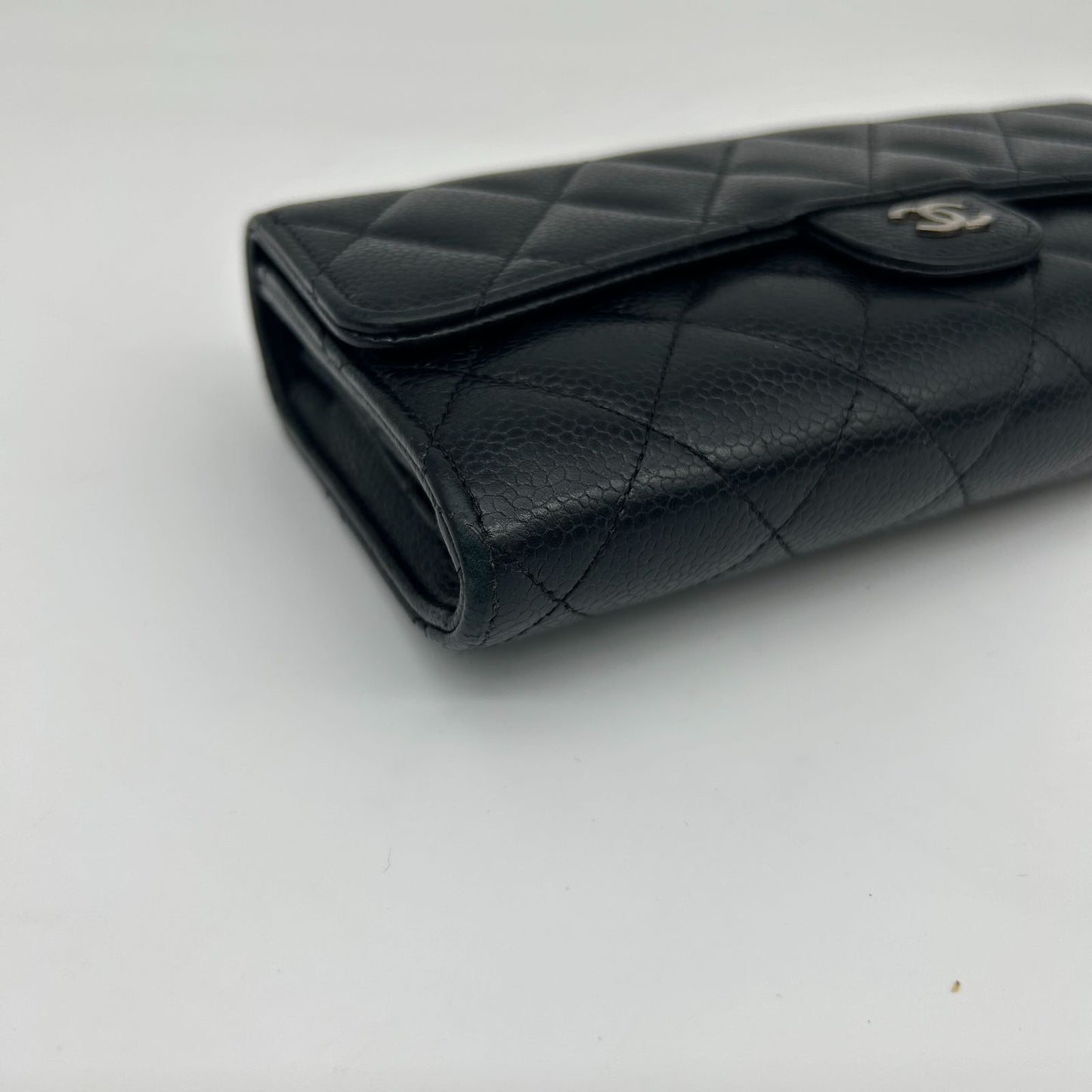Chanel Quilted Wallet Caviar Leather — view 5