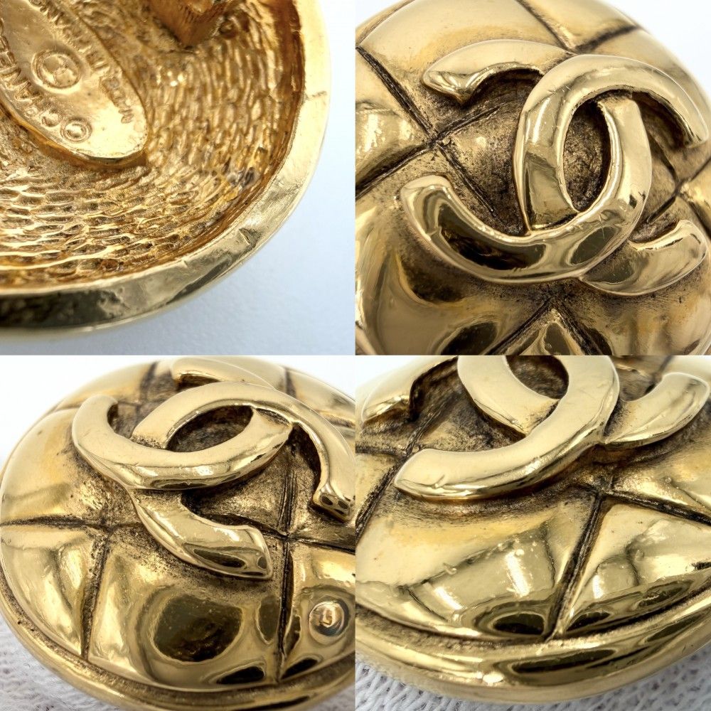 Chanel Earrings Quilted Round CC Logo Vintage Gold Plated — view 5