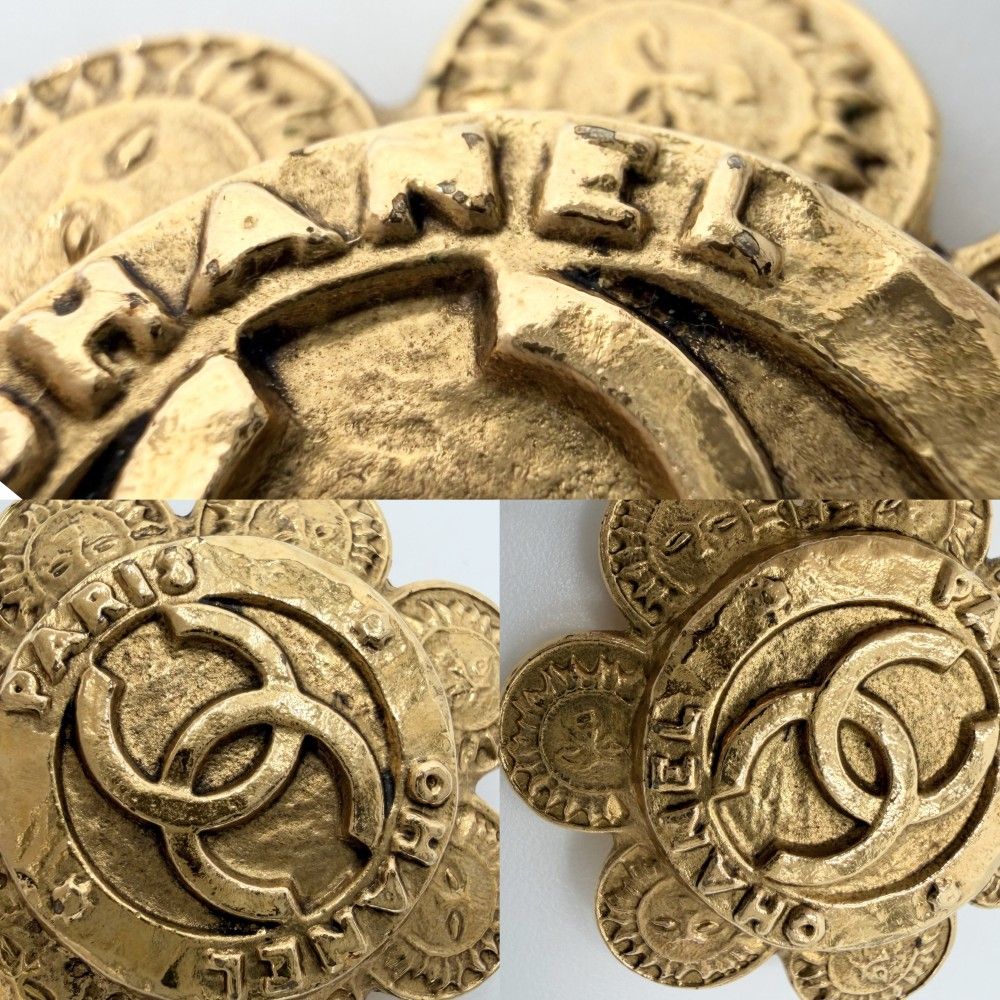 Chanel Earrings Flower Motif CC Logo Vintage 2 8 Gold — view 5