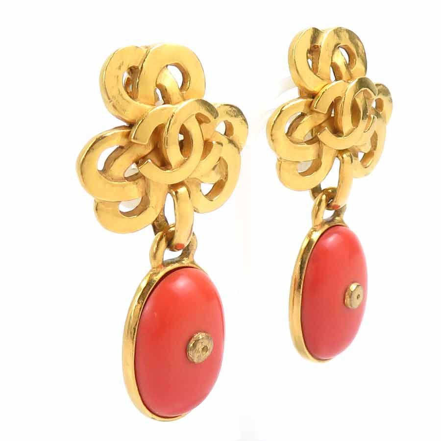 Chanel Earrings CC Logo — view 2