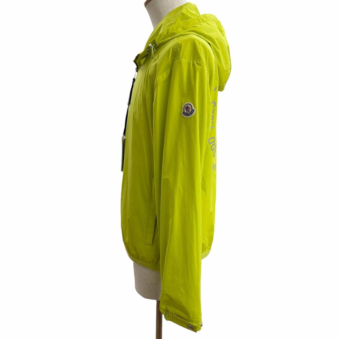 Moncler Clapier Giubbotto Logo Patch Windbreaker Jacket Lime Green — view 3