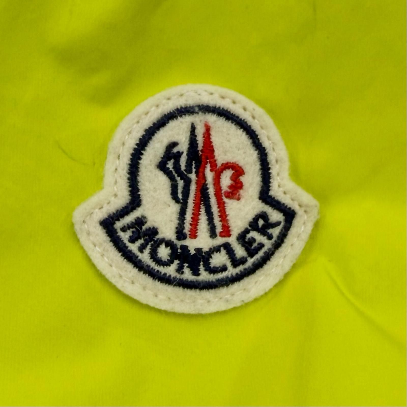 Moncler Clapier Giubbotto Logo Patch Windbreaker Jacket Lime Green — view 8