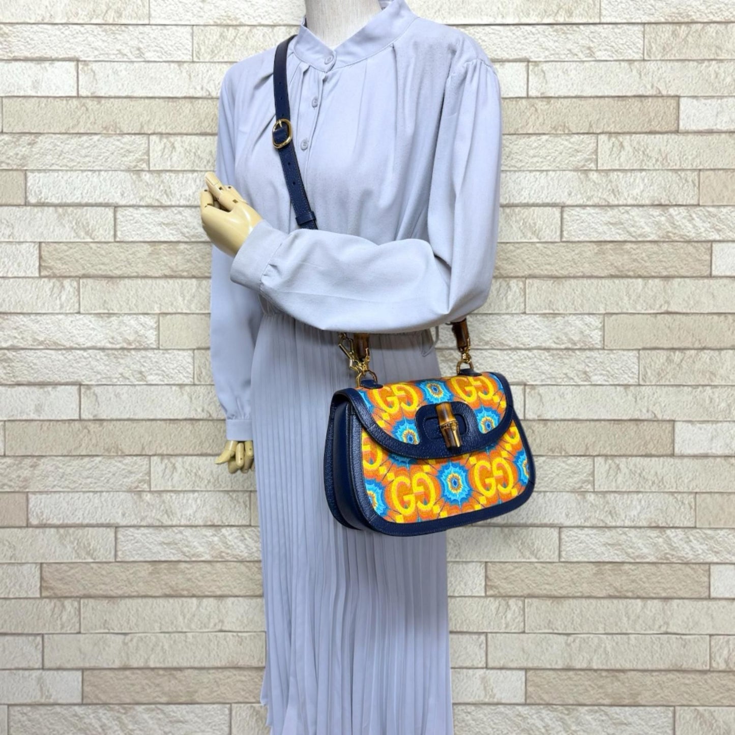 Gucci Anniversary Shoulder Bag — view 2