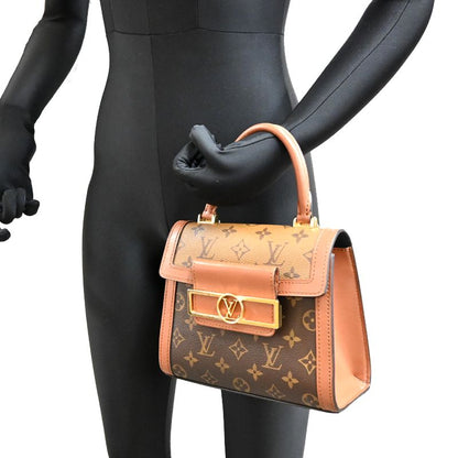 Louis Vuitton Shoulder Bag — view 9