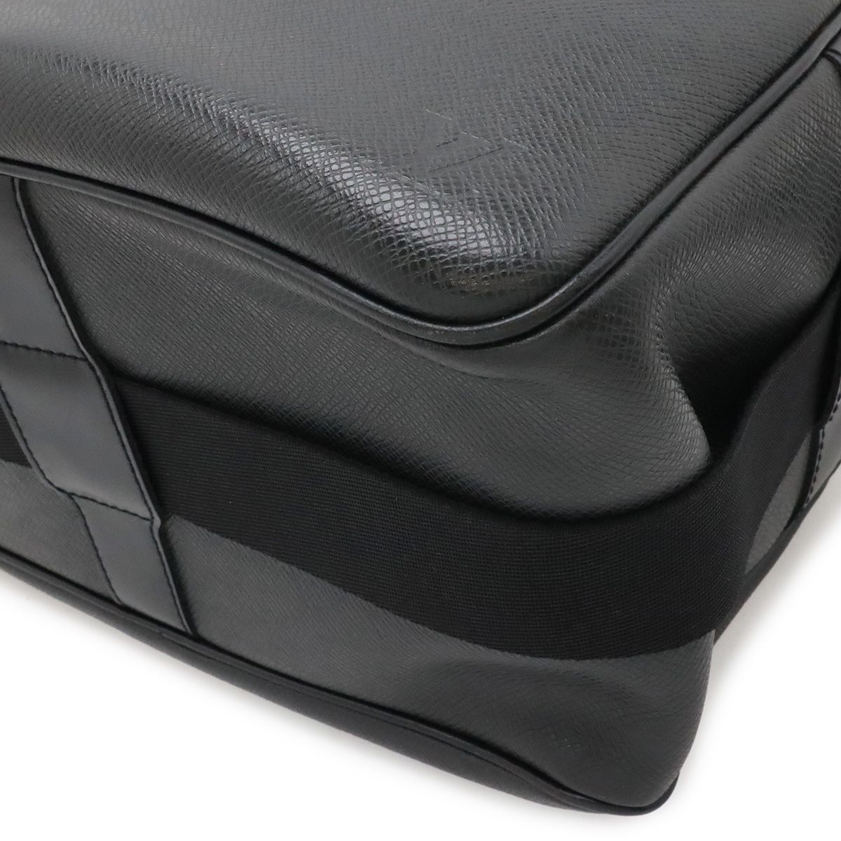 Louis Vuitton Taiga Reporter PM Shoulder Bag Crossbody Leather Ardoise Black — view 3