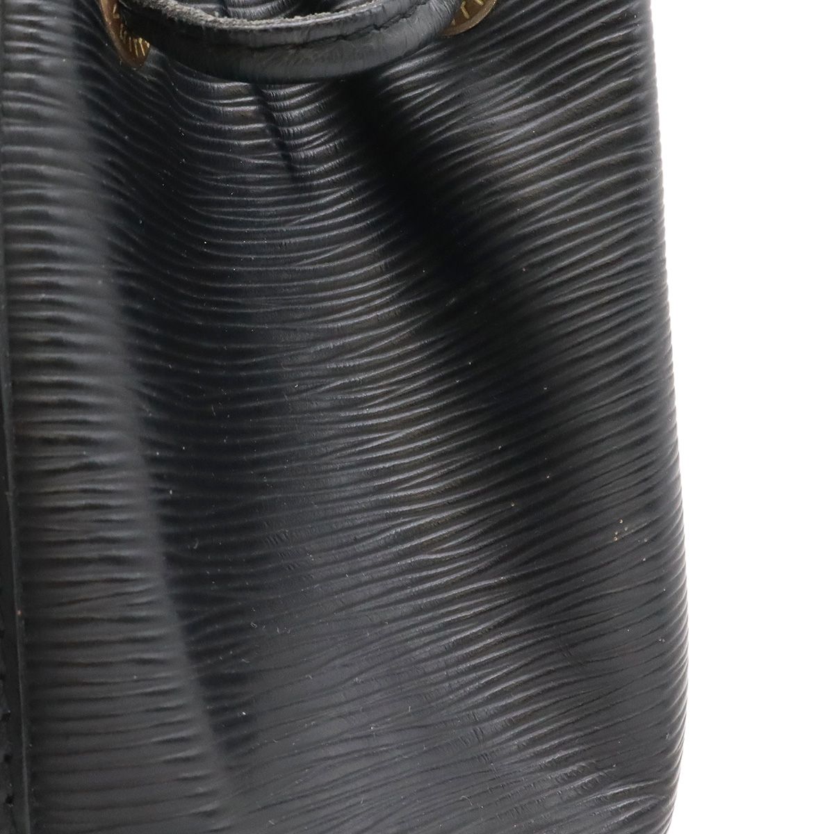 Louis Vuitton Epi Noe Shoulder Bag Drawstring Noir Black Gold — view 4
