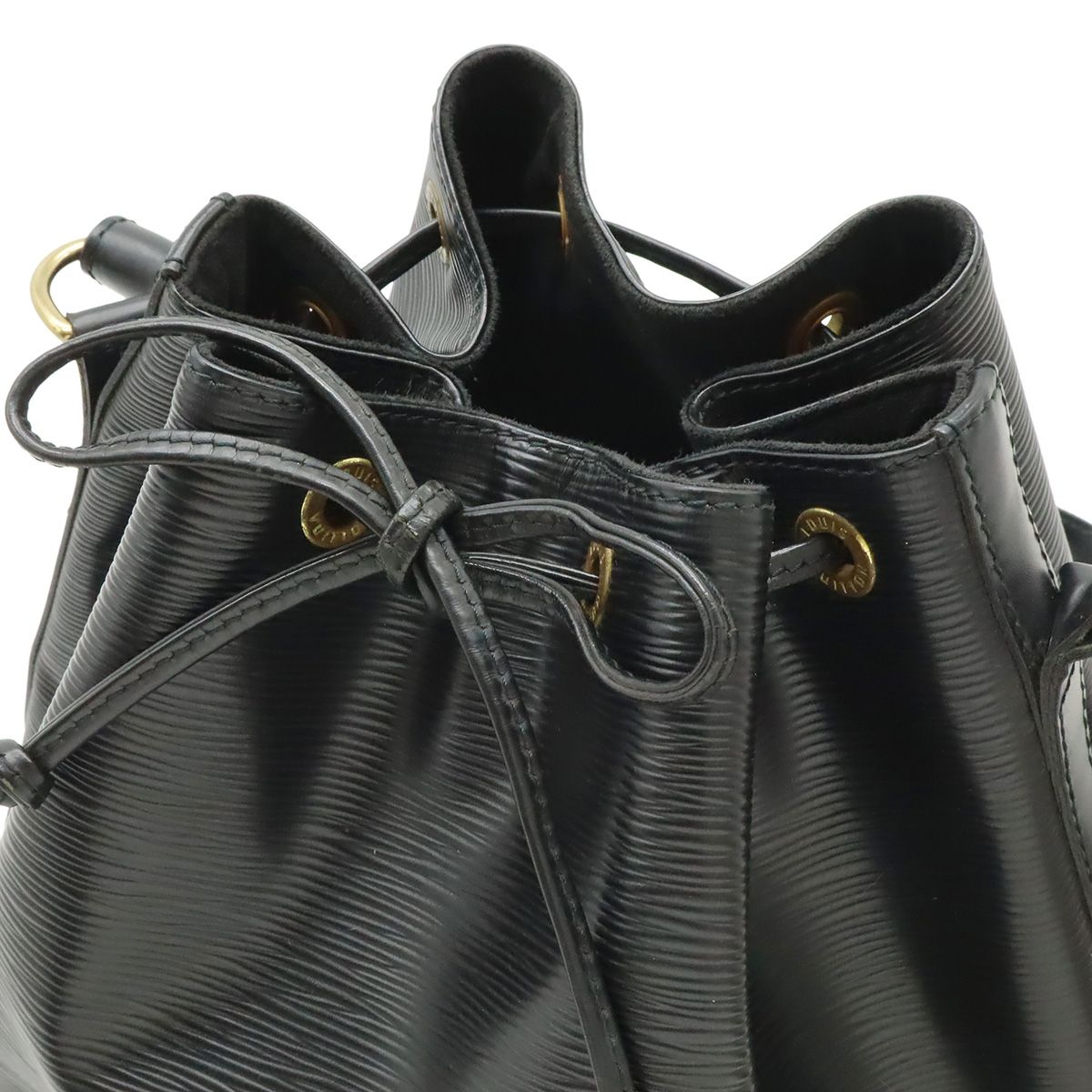 Louis Vuitton Epi Petit Noir Shoulder Bag Drawstring Black — view 4