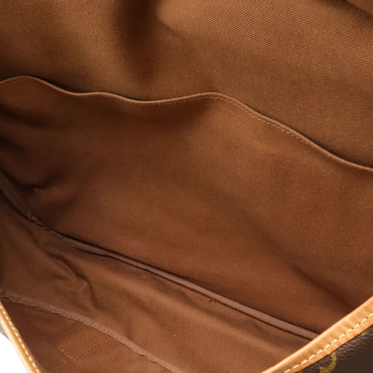 Louis Vuitton Monogram Saumur 43 Messenger Bag — view 7