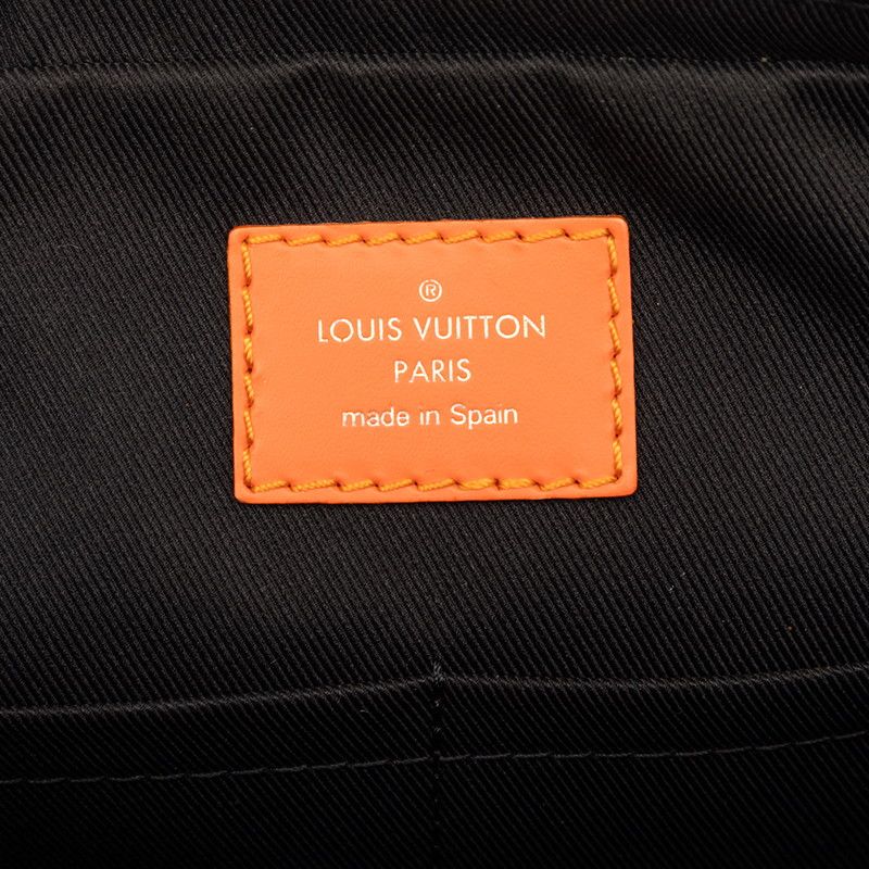 Louis Vuitton Damier Graphite Giant Alpha Messenger Crossbody Shoulder Bag — view 6
