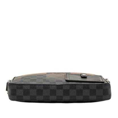 Louis Vuitton Damier Graphite Giant Alpha Messenger Crossbody Shoulder Bag — view 3