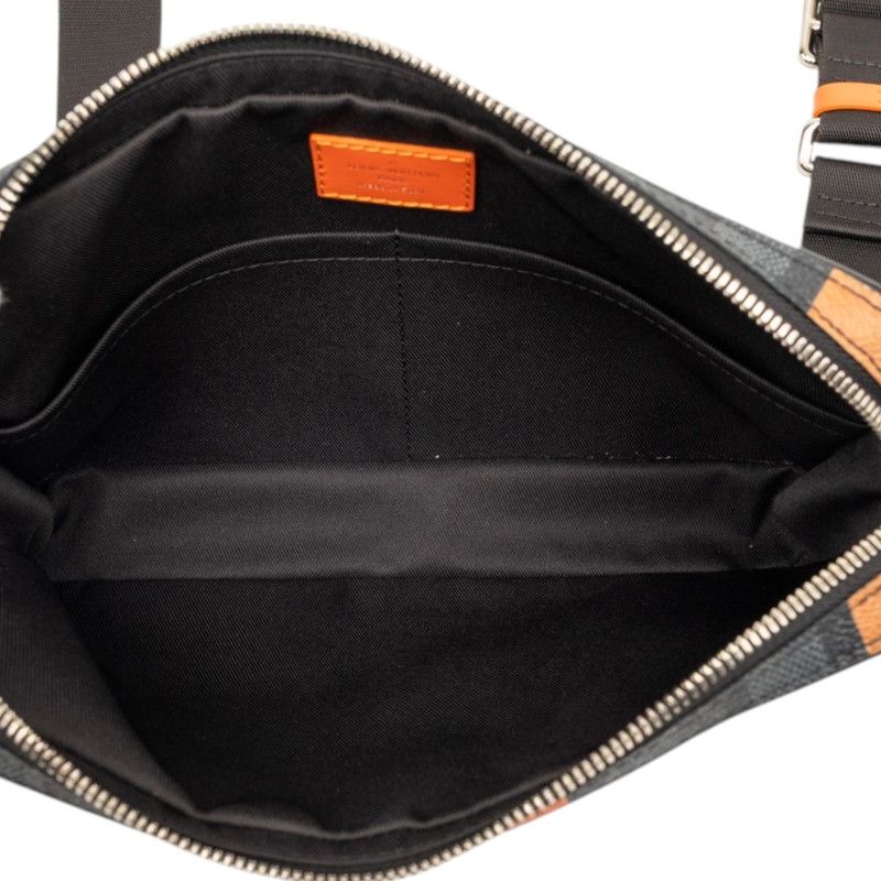 Louis Vuitton Damier Graphite Giant Alpha Messenger Crossbody Shoulder Bag — view 5