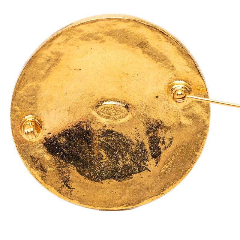 Chanel CC Logo Round Brooch Gold Plated — view 3