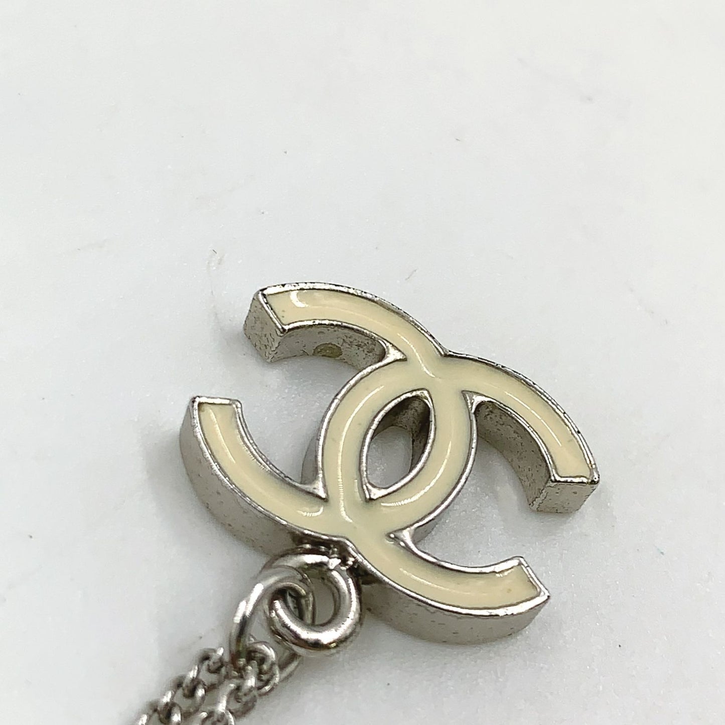 Chanel CC Logo Metal Enamel Off White Silver Necklace — view 8
