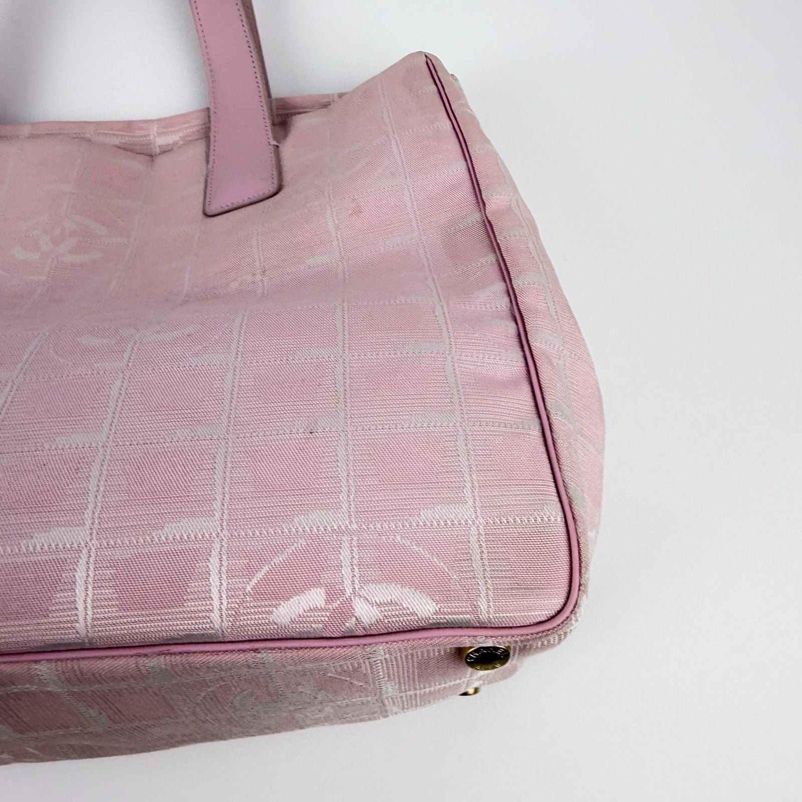 Chanel CC Logo New Travel Tote Pink Nylon Vintage — view 8