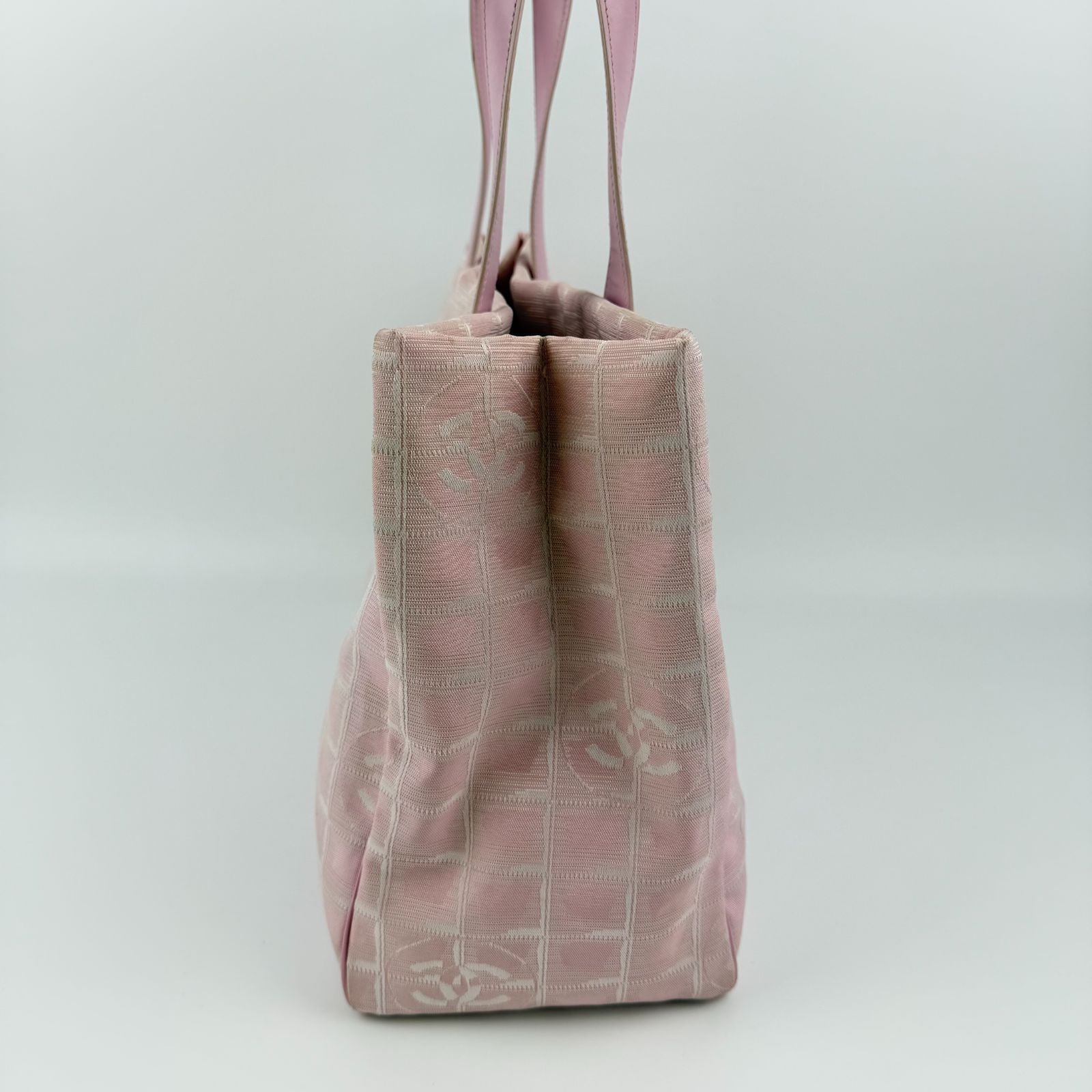 Chanel CC Logo New Travel Tote Pink Nylon Vintage — view 5