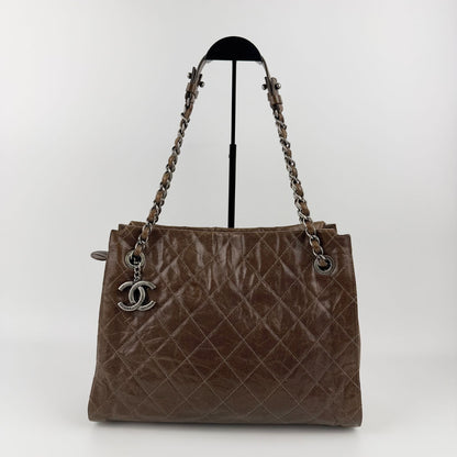 Chanel CC Logo Quilted Chain Shoulder Bag Crossbody Brown Caviar Leather Vintage — view 5