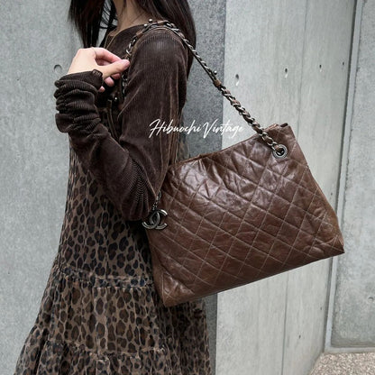 Chanel CC Logo Quilted Chain Shoulder Bag Crossbody Brown Caviar Leather Vintage