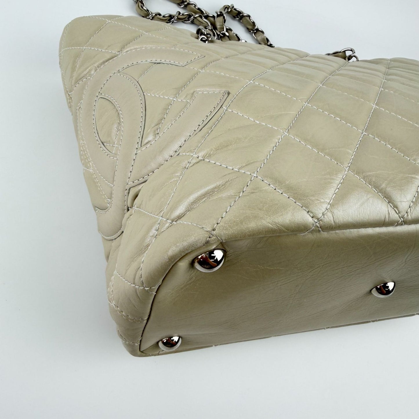 Chanel CC Logo Shoulder Bag Chain Tote Ivory Leather Vintage — view 9