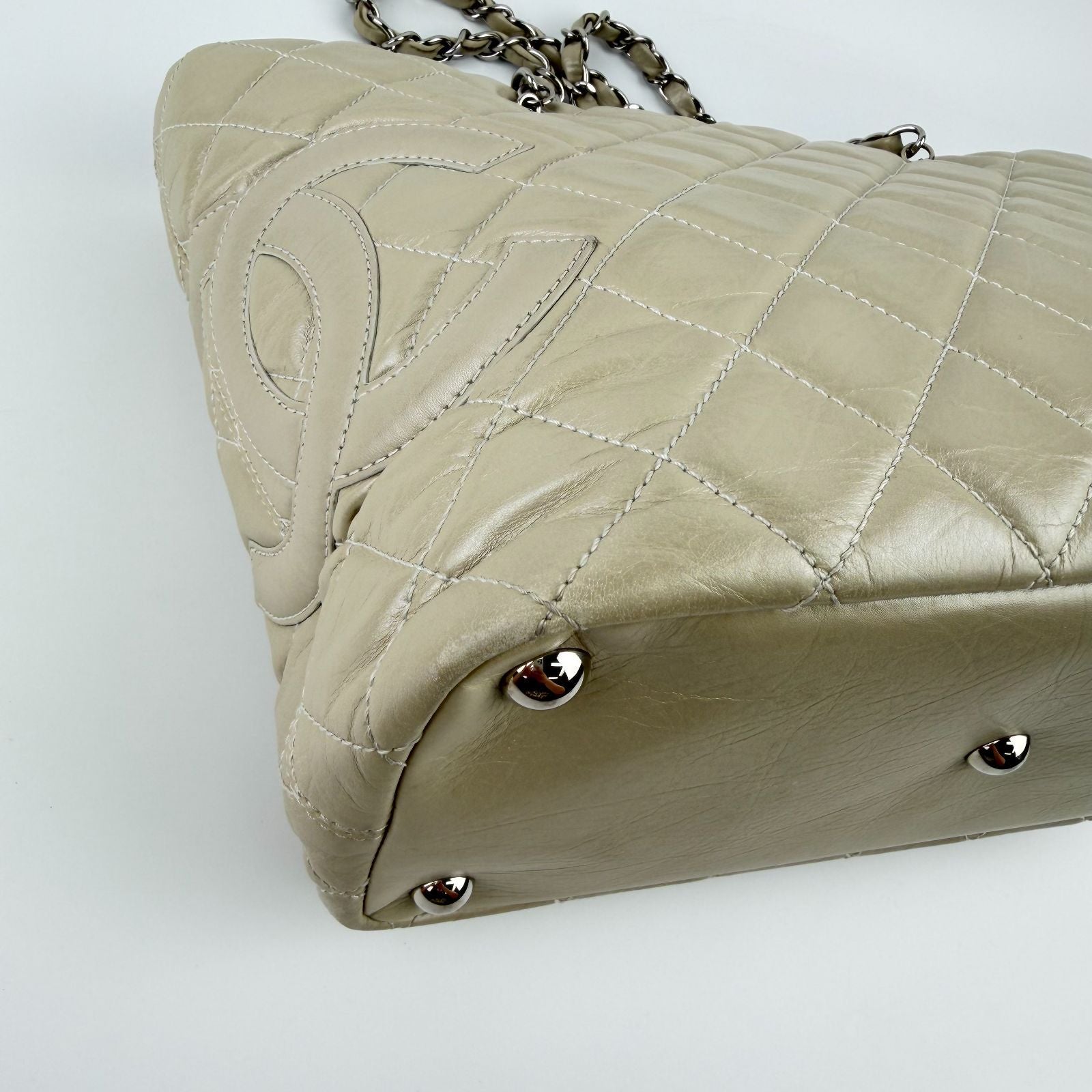 Chanel CC Logo Shoulder Bag Chain Tote Ivory Leather Vintage — view 9