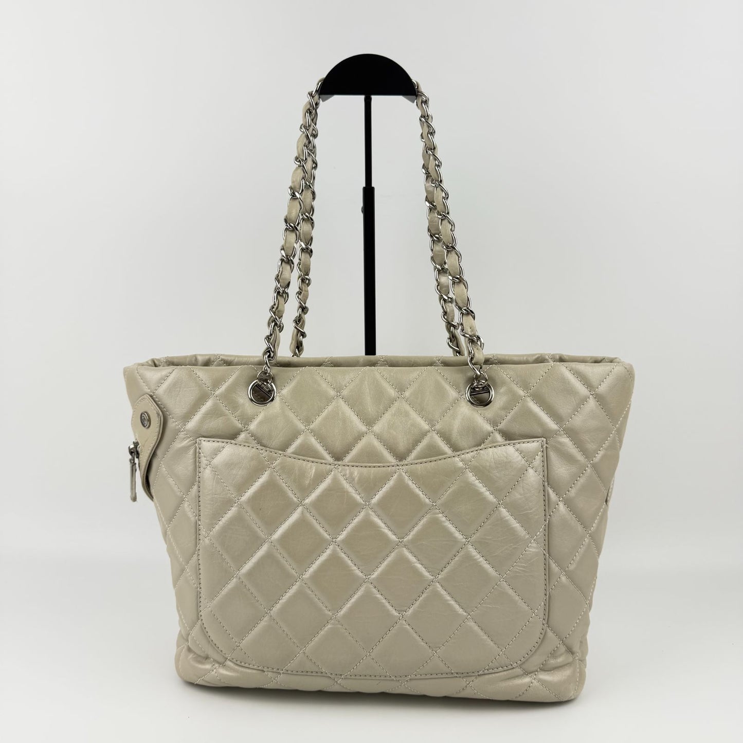 Chanel CC Logo Shoulder Bag Chain Tote Ivory Leather Vintage — view 3