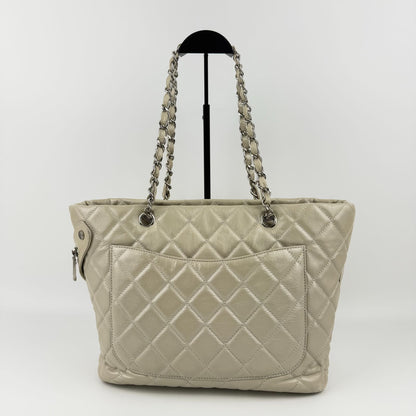 Chanel CC Logo Shoulder Bag Chain Tote Ivory Leather Vintage — view 3