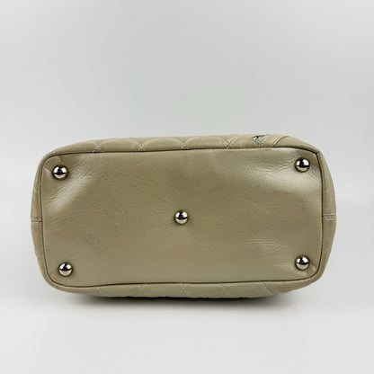 Chanel CC Logo Shoulder Bag Chain Tote Ivory Leather Vintage — view 7