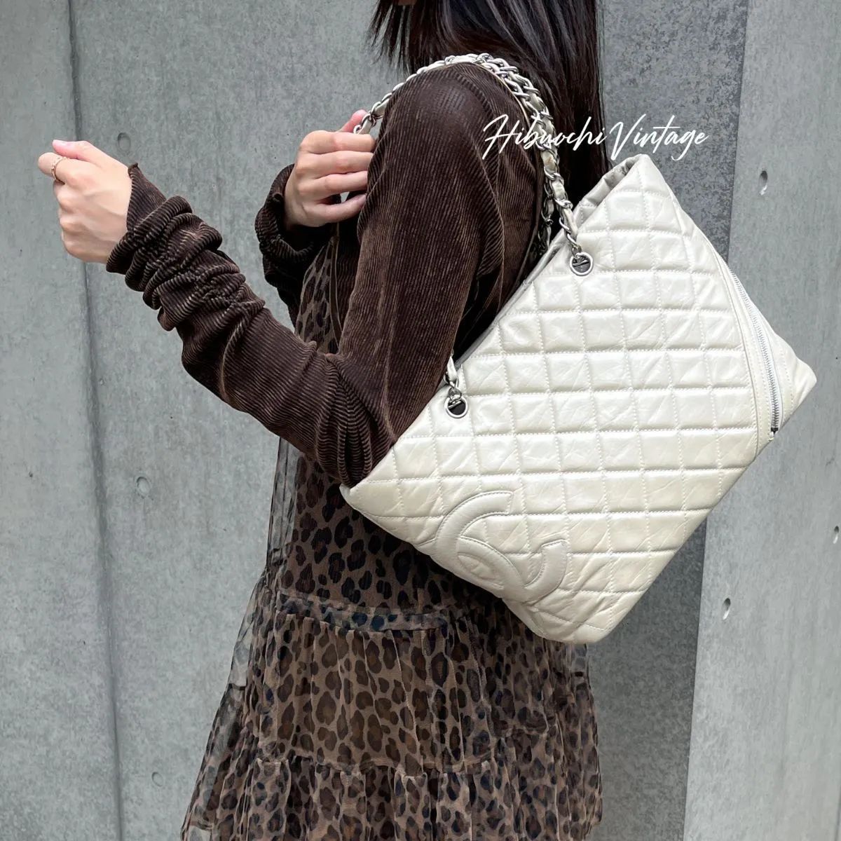 Chanel CC Logo Shoulder Bag Chain Tote Ivory Leather Vintage