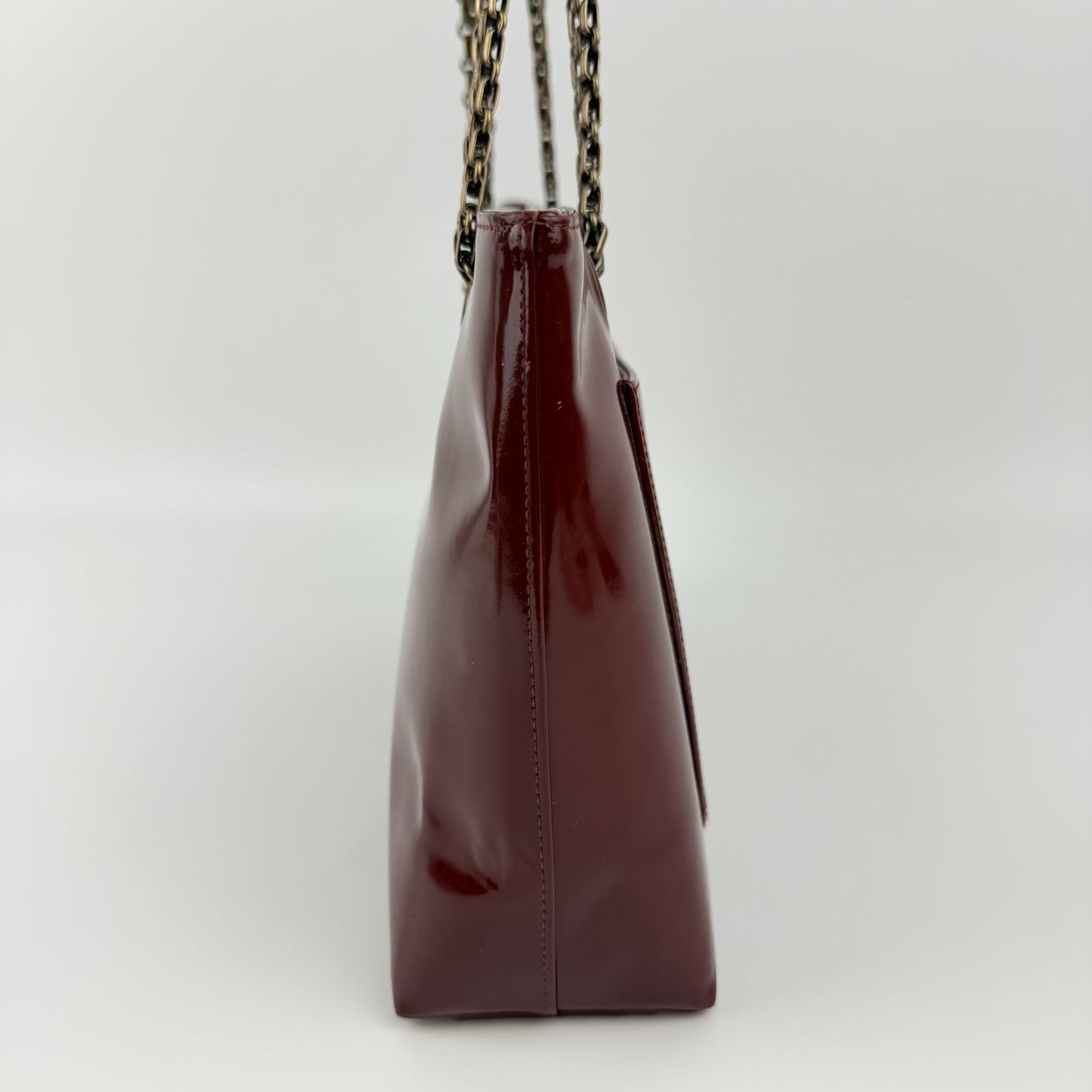 Chanel CC Logo Chain Shoulder Bag Crossbody Red Enamel Vintage — view 5