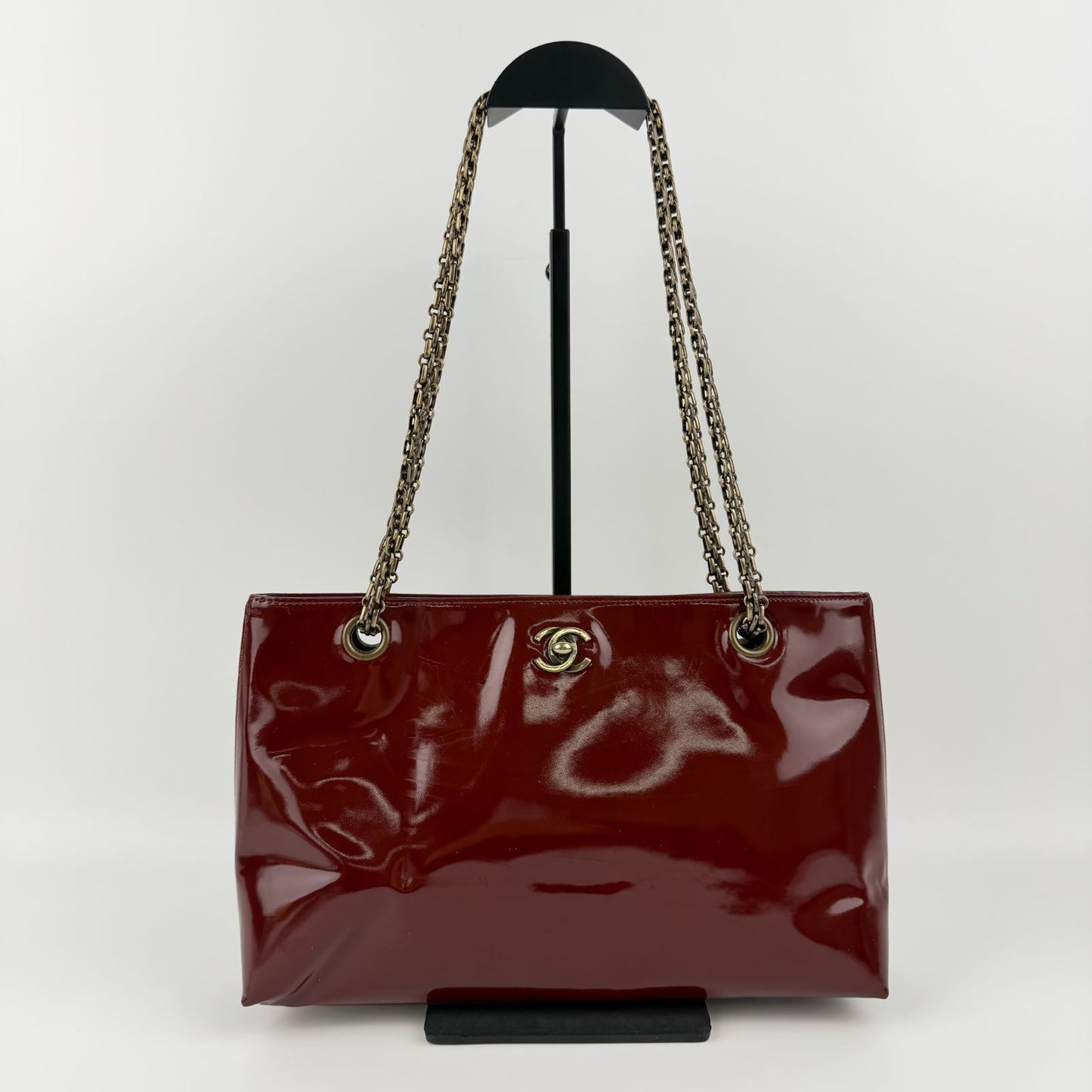 Chanel CC Logo Chain Shoulder Bag Crossbody Red Enamel Vintage — view 3
