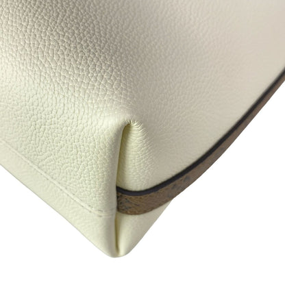 Louis Vuitton Handbag Multipass Vanilla Chain Shoulder Leather Cowhide — view 8