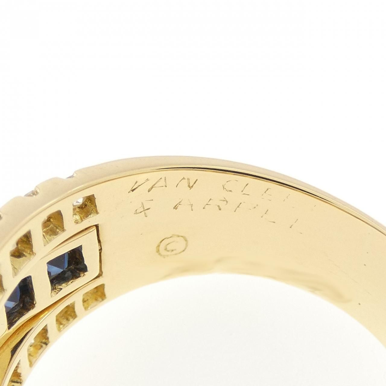 Van Cleef & Arpels Vintage Saffiano Ring — view 4