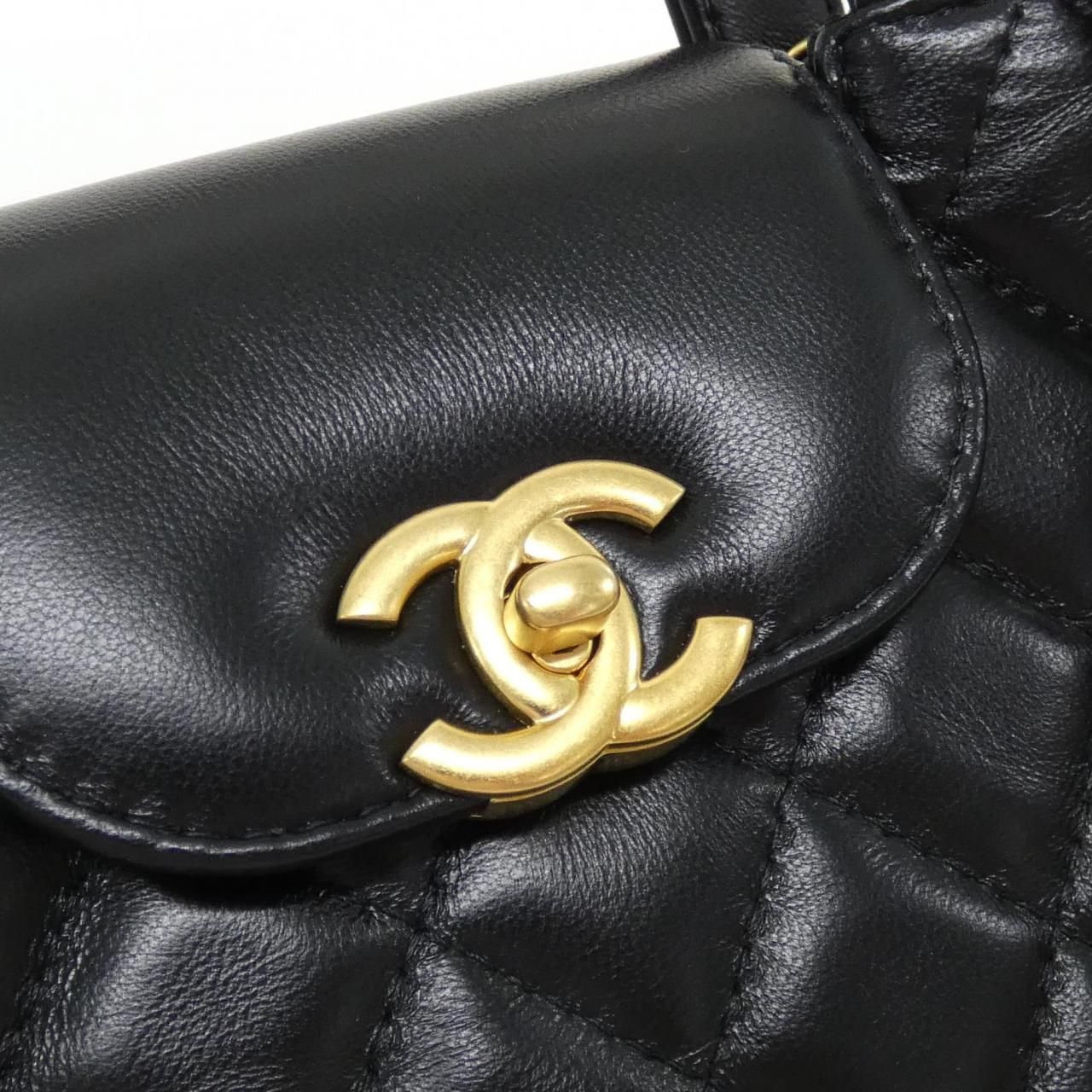 Chanel Bag Handbag Black — view 4