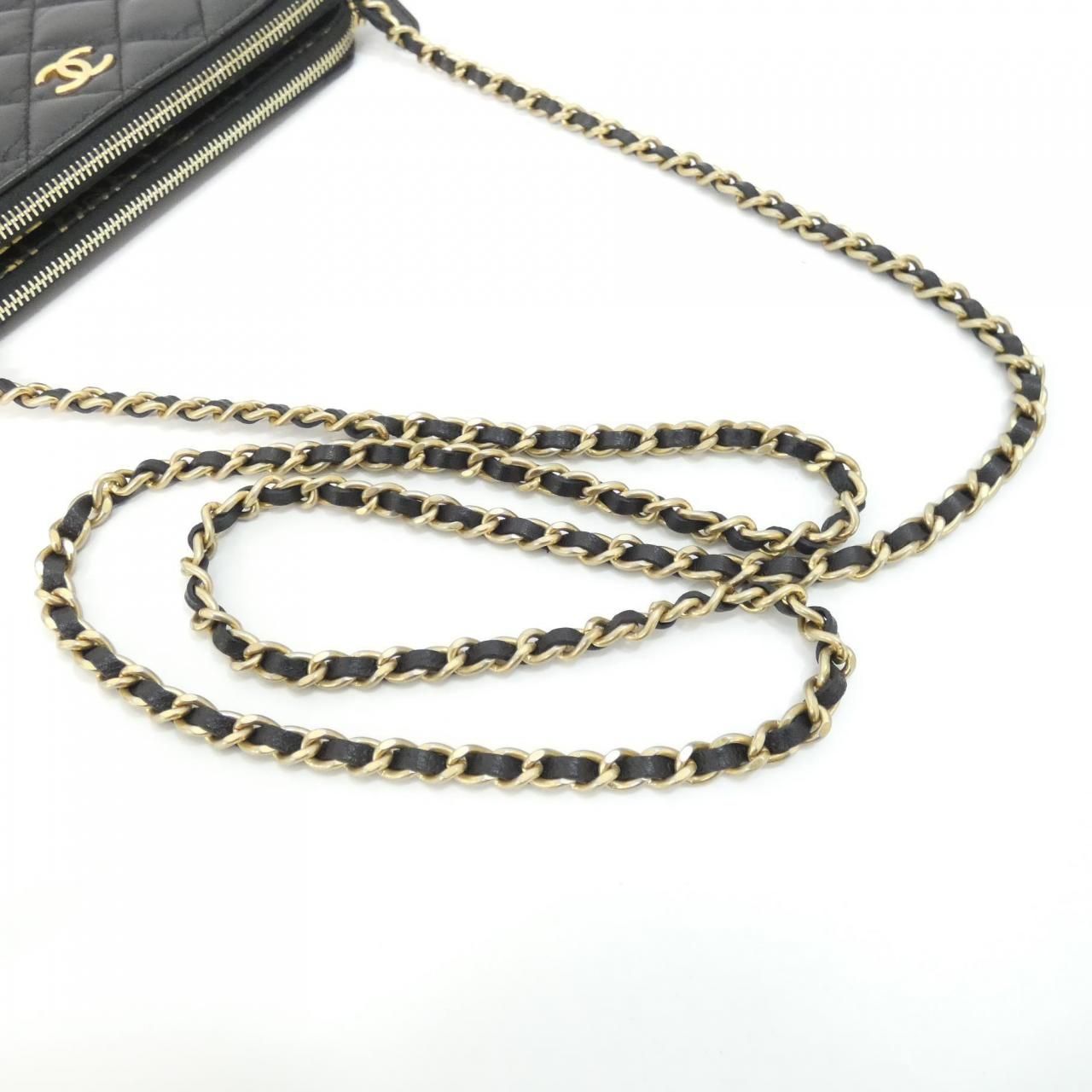 Chanel Chain Shoulder Bag Black — view 7