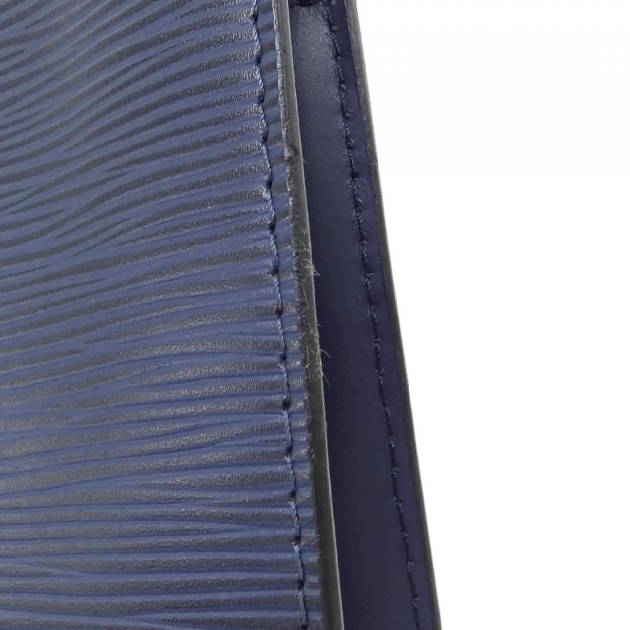 Louis Vuitton Epi Poche Toilette 26 cm Pouch — view 4