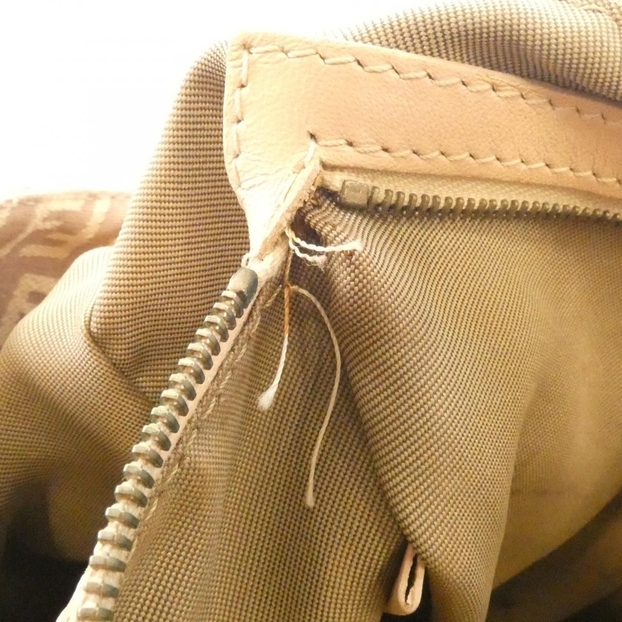 Fendi Lpn Shoulder Bag — view 9