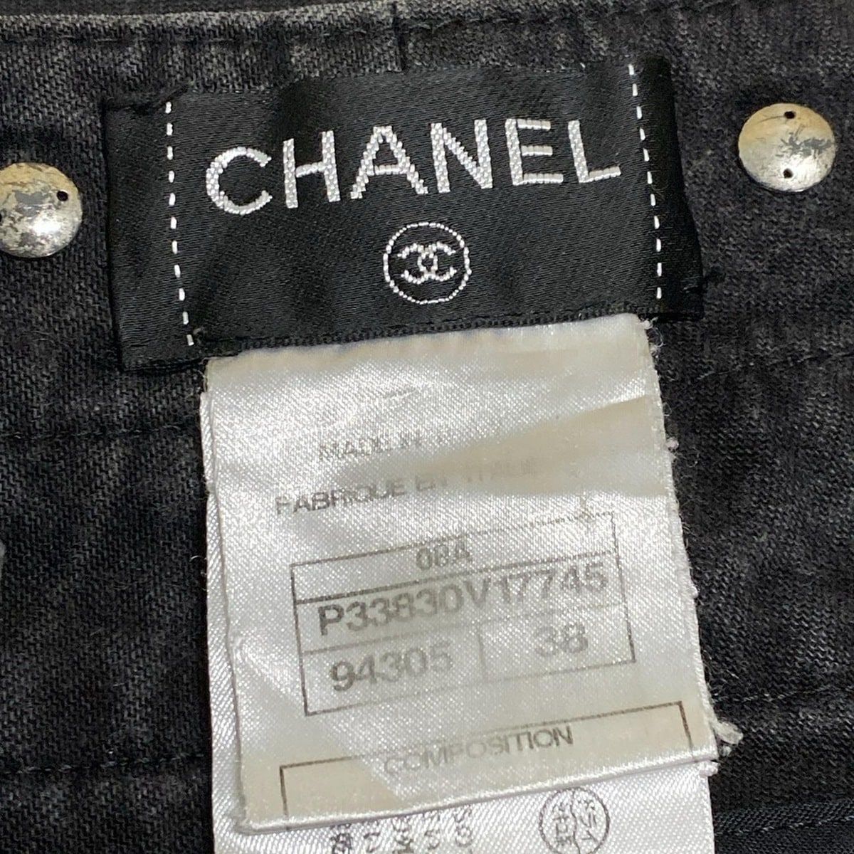 Chanel Jeans 38 M Black Lion Button Distressed Cutoff — view 3