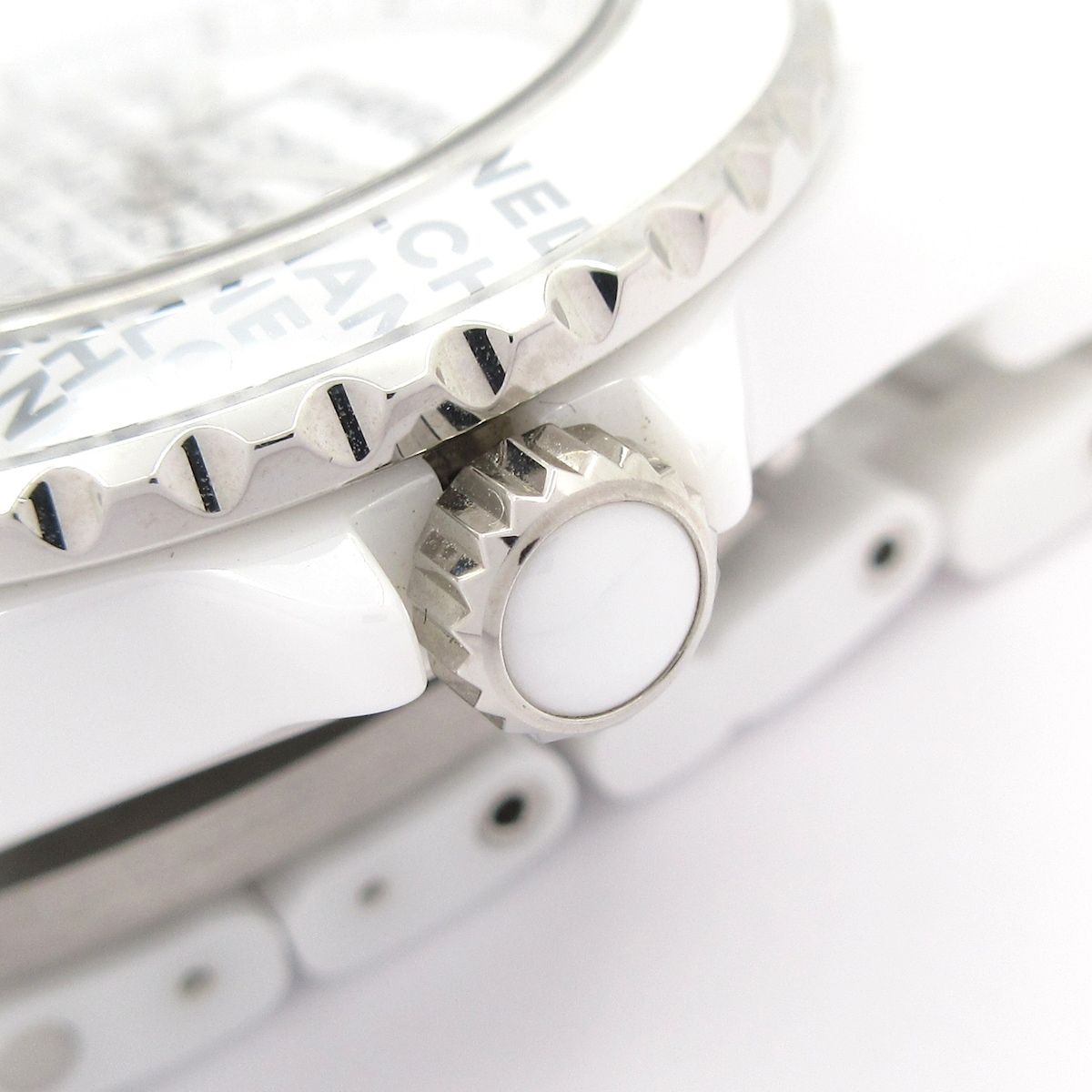 Chanel Watch Wanted de Limited Edition White Silver — view 9