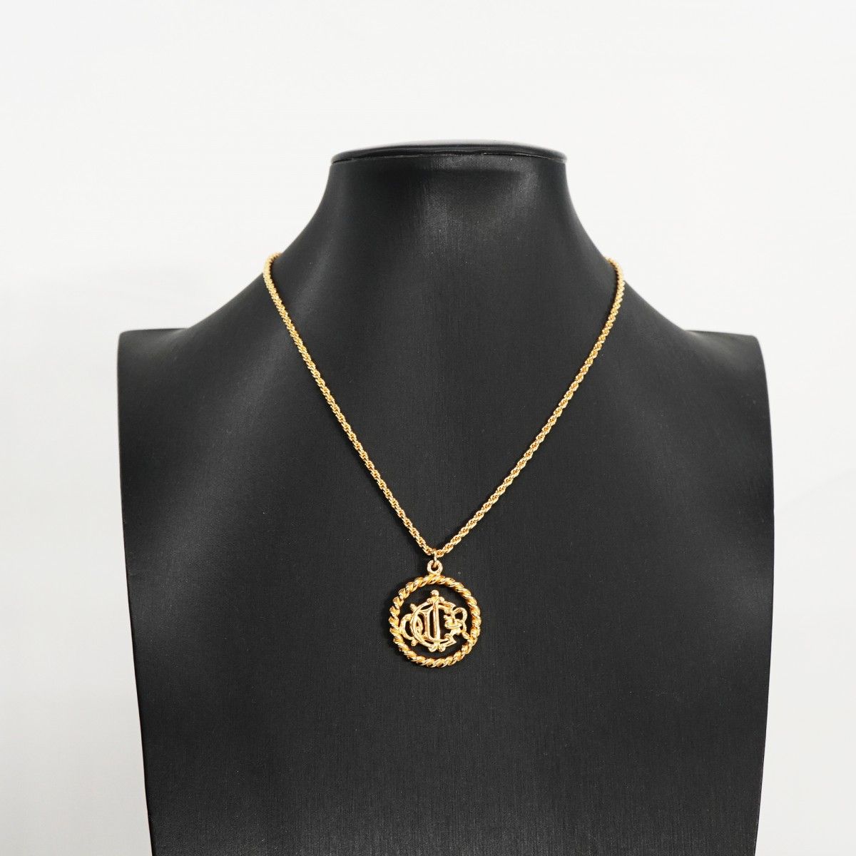 Dior Necklace Emblem Round — view 5